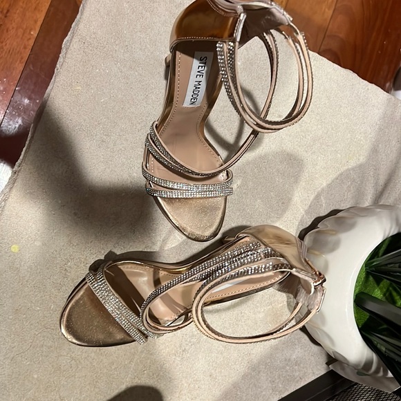 New - Picture 1 of 2